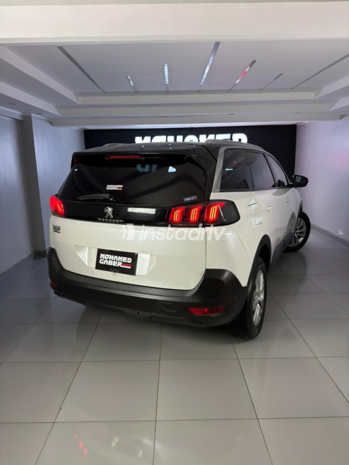 Peugeot 5008 2021 White Automatic Used for Sale in Greater Cairo ( Cairo + Giza) - 3