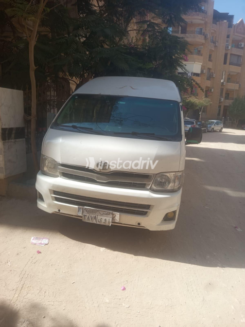 Toyota Hiace 2013 White Manual Used for Sale in Greater Cairo ( Cairo + Giza) - 3