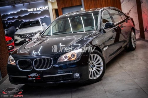 BMW 740 2011 Black Automatic Used for Sale in Cairo - 2