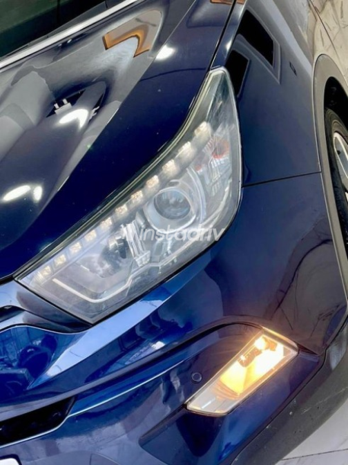 Ssang Yong Tivoli 2015 Dark Blue Automatic Used for Sale in Greater Cairo ( Cairo + Giza) - 4