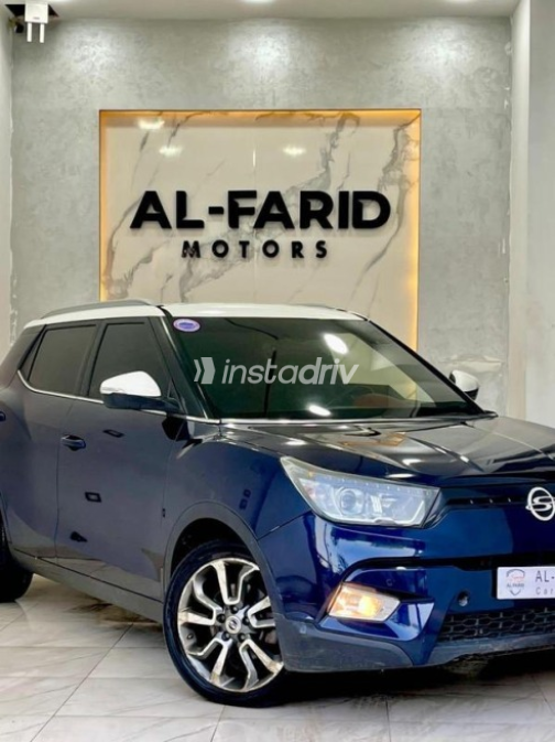 Ssang Yong Tivoli 2015 Dark Blue Automatic Used for Sale in Greater Cairo ( Cairo + Giza) - 5