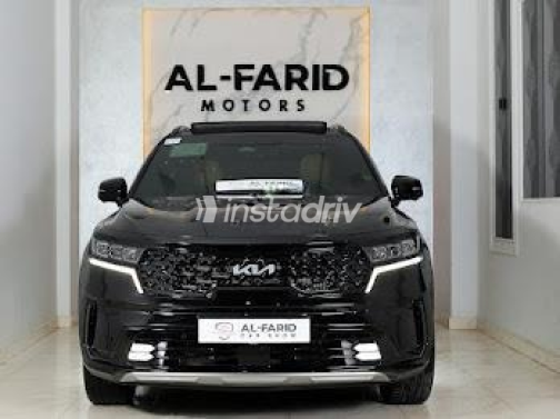 كيا سورينتو 2023 أسود أوتوماتيك مستعملة للبيع في مدينة الشيخ زايد - 1