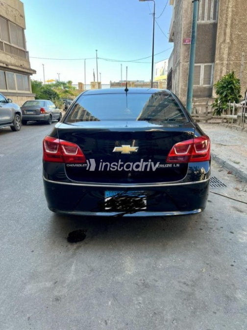 Chevrolet Cruze 2016 Black Automatic Used for Sale in Alexandria - 8