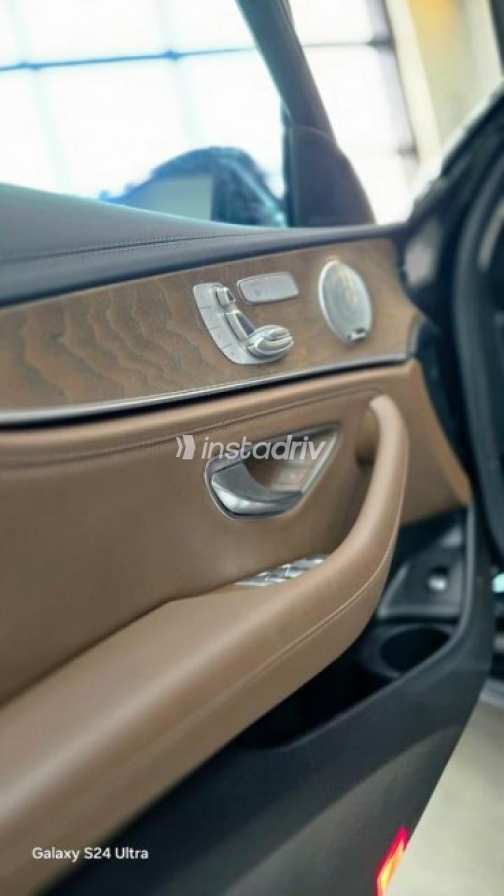Mercedes E 200 2023 Black Automatic Used for Sale in Cairo - 3