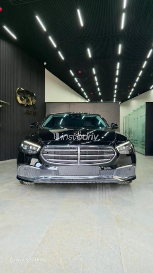 Mercedes E 200 2023 Black Automatic Used for Sale in Cairo - 7