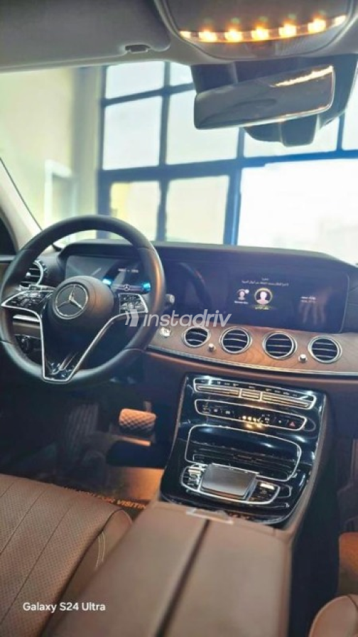 Mercedes E 200 2023 Black Automatic Used for Sale in Cairo - 9