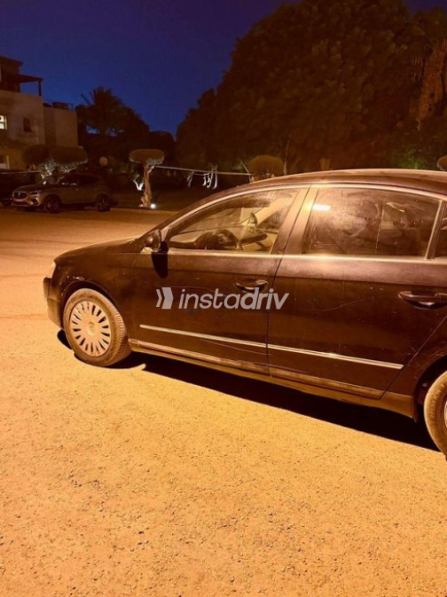 Volkswagen Passat 2007 Black Automatic Used for Sale in Sheikh Zayed City - 2