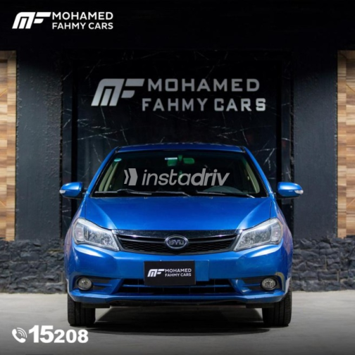 بى واى دى‬ F3 2021 أزرق غامق يدوي مستعملة للبيع في القاهرة - 1