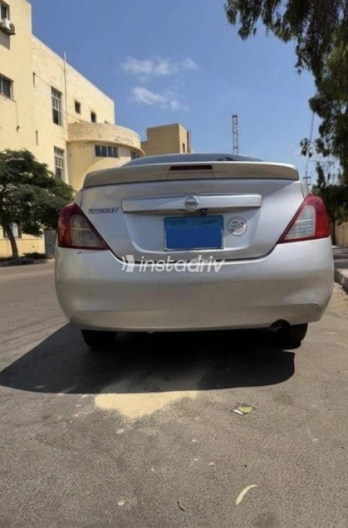 Nissan Sunny 2013 Silver Automatic Used for Sale in Alexandria - 9
