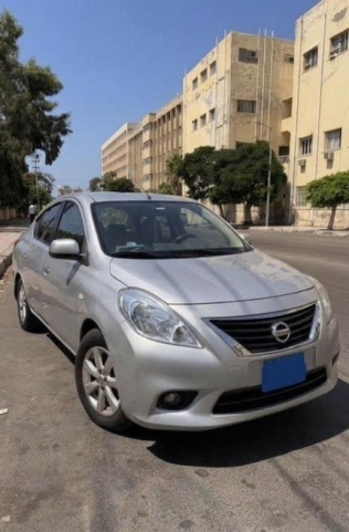 Nissan Sunny 2013 Silver Automatic Used for Sale in Alexandria
