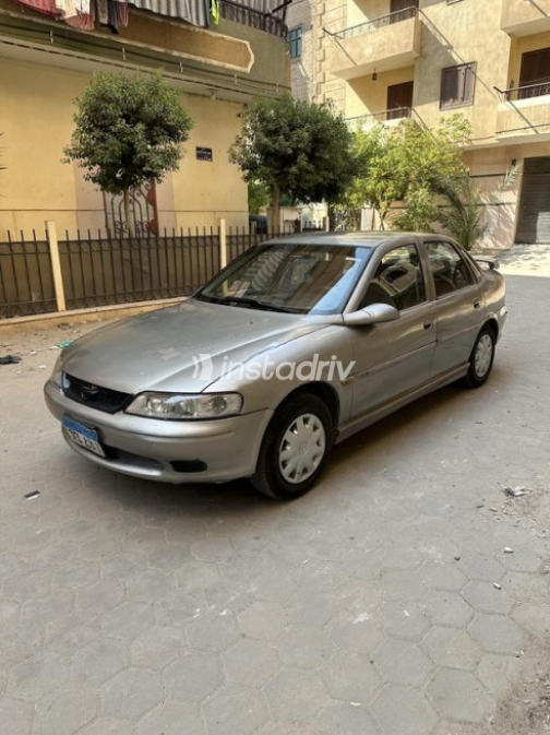 Opel Vectra 1996 Bronze Automatic Used for Sale in Cairo - 1