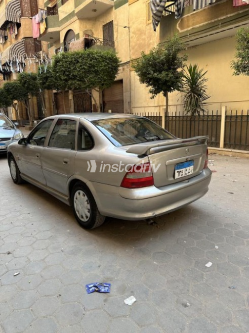 Opel Vectra 1996 Bronze Automatic Used for Sale in Cairo - 2