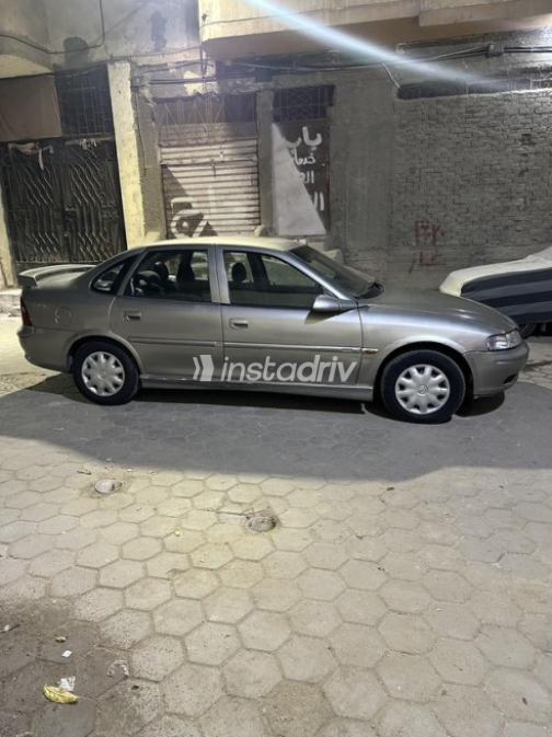 Opel Vectra 1996 Bronze Automatic Used for Sale in Cairo - 8