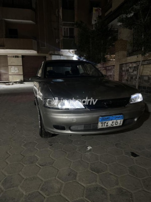 Opel Vectra 1996 Bronze Automatic Used for Sale in Cairo - 9