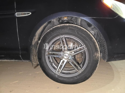 Hyundai Accent 2011 Gray Automatic Used for Sale in Banha - 8