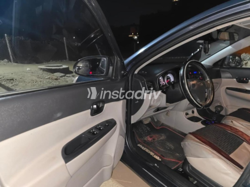 Hyundai Accent 2011 Gray Automatic Used for Sale in Banha - 10