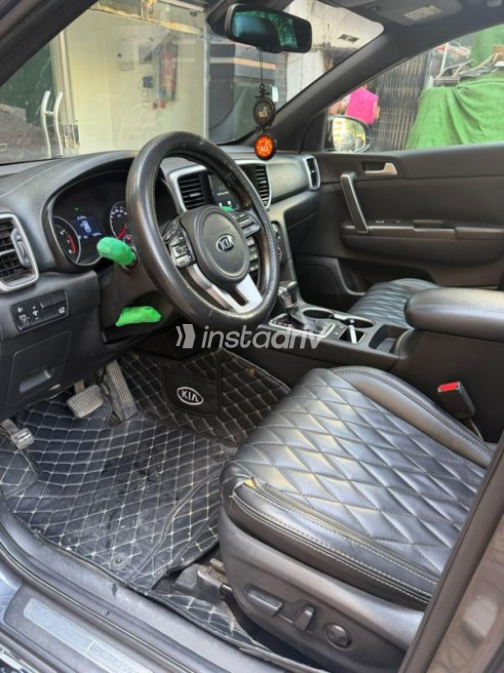 Kia Sportage 2020 Dark Blue Automatic Used for Sale in Heliopolis - 3