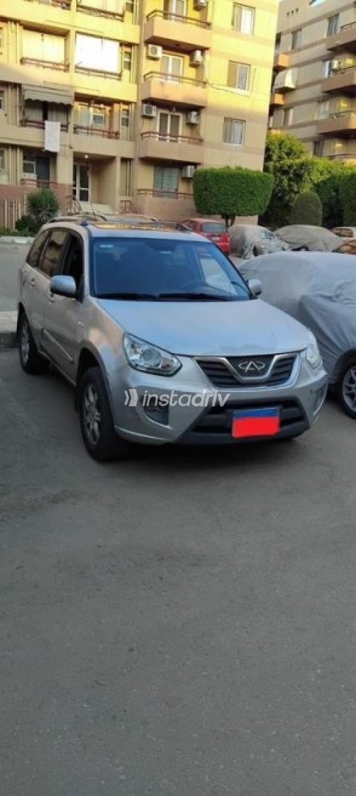 Chery Tiggo 3 2017 Silver Automatic Used for Sale in Greater Cairo ( Cairo + Giza) - 1