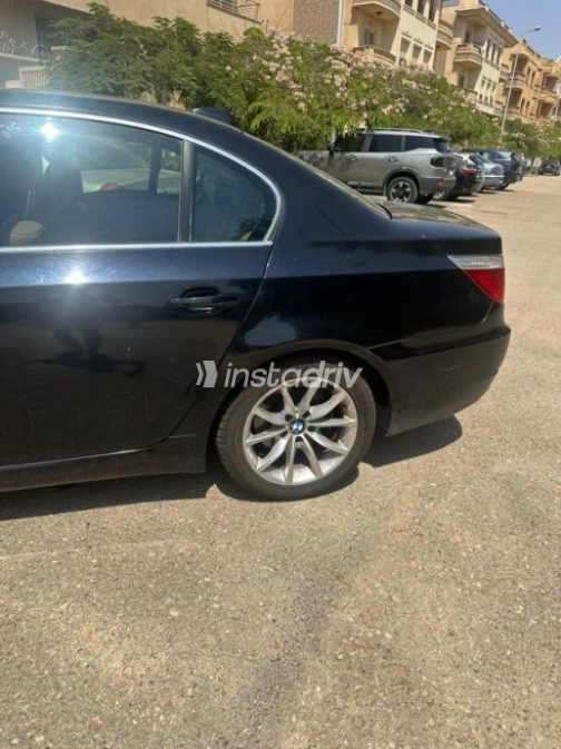 BMW 525 2010 Dark Blue Automatic Used for Sale in Cairo - 10