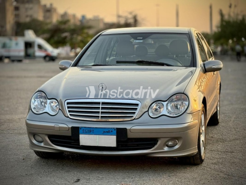 Mercedes C 180 2007 Gold Automatic Used for Sale in Nasr city - 3
