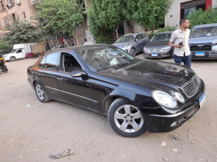Mercedes E 320 2004 Black Automatic Used for Sale in Shubra al-Khaimah