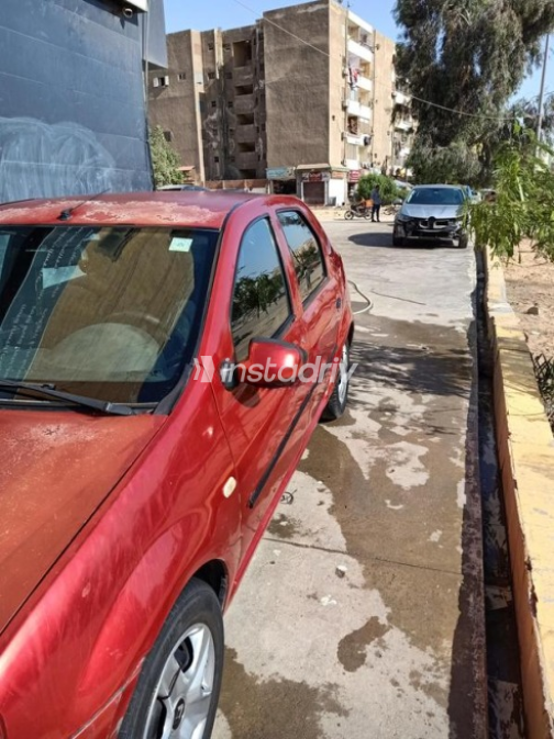 Renault Logan 2013 Red Automatic Used for Sale in Nasr city - 2