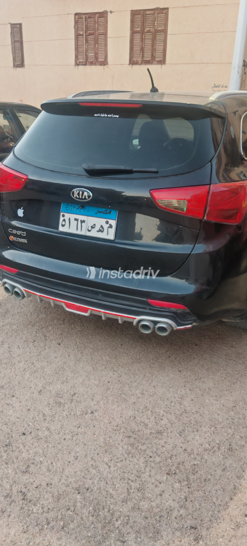 Kia Ceed 2016 Black Automatic Used for Sale in Greater Cairo ( Cairo + Giza) - 4
