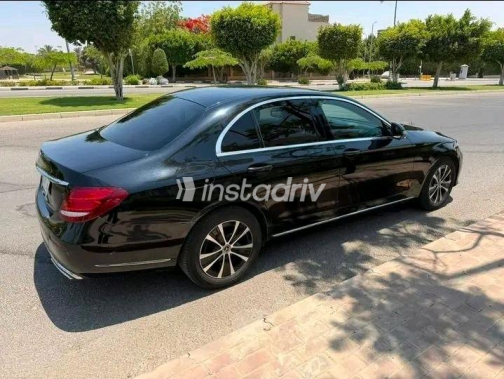 مرسيدس E 200 2020 أسود أوتوماتيك مستعملة للبيع في القاهرة الكبرى ( القاهرة - الجيزة) - 2