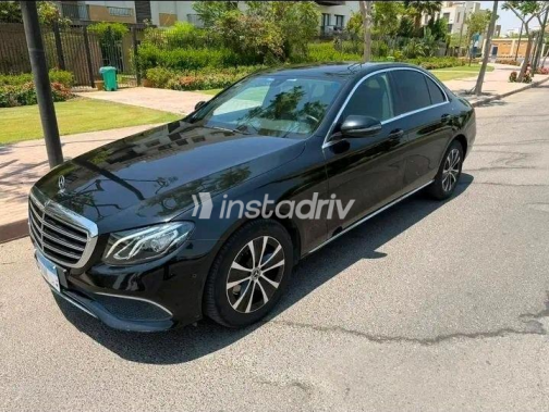 مرسيدس E 200 2020 أسود أوتوماتيك مستعملة للبيع في القاهرة الكبرى ( القاهرة - الجيزة) - 3