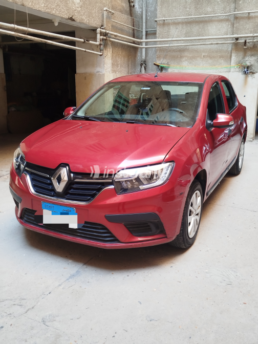 Renault Logan 2018 Red Manual Used for Sale in Greater Cairo ( Cairo + Giza) - 5