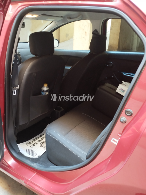 Renault Logan 2018 Red Manual Used for Sale in Greater Cairo ( Cairo + Giza) - 6