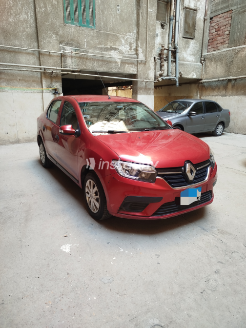 Renault Logan 2018 Red Manual Used for Sale in Greater Cairo ( Cairo + Giza) - 7