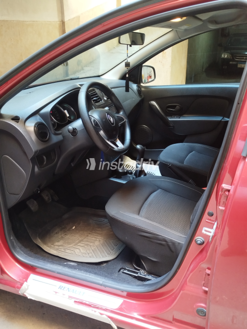 Renault Logan 2018 Red Manual Used for Sale in Greater Cairo ( Cairo + Giza) - 8