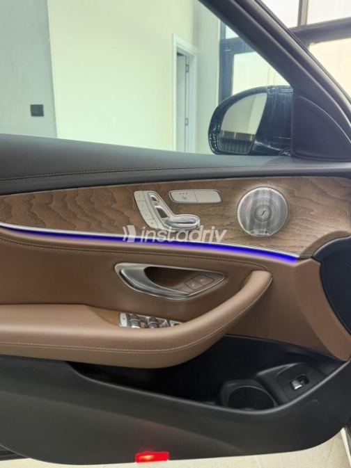 مرسيدس E 200 2023 أسود أوتوماتيك مستعملة للبيع في القاهرة - 6