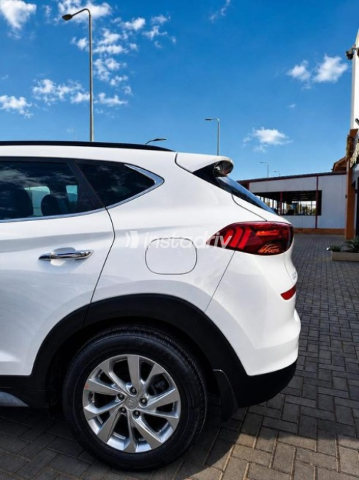 Hyundai Tucson GDI 2019 White Automatic Used for Sale in Sheikh Zayed City - 8
