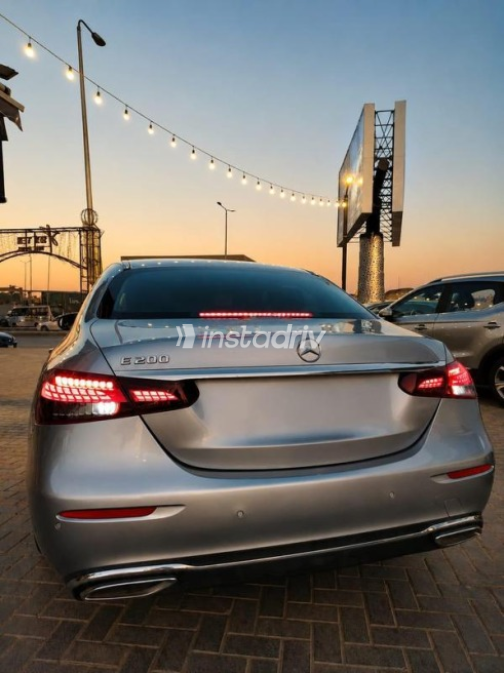 مرسيدس E 200 2021 فضي أوتوماتيك مستعملة للبيع في 6 أكتوبر - 4