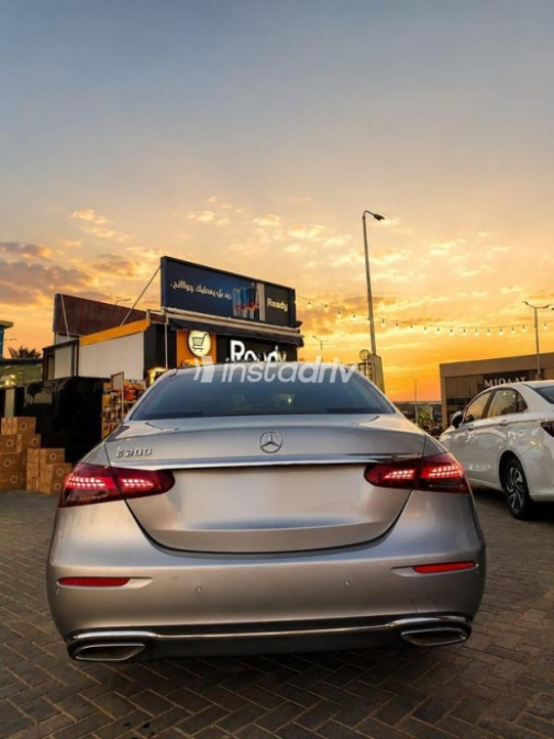 مرسيدس E 200 2021 فضي أوتوماتيك مستعملة للبيع في 6 أكتوبر - 5