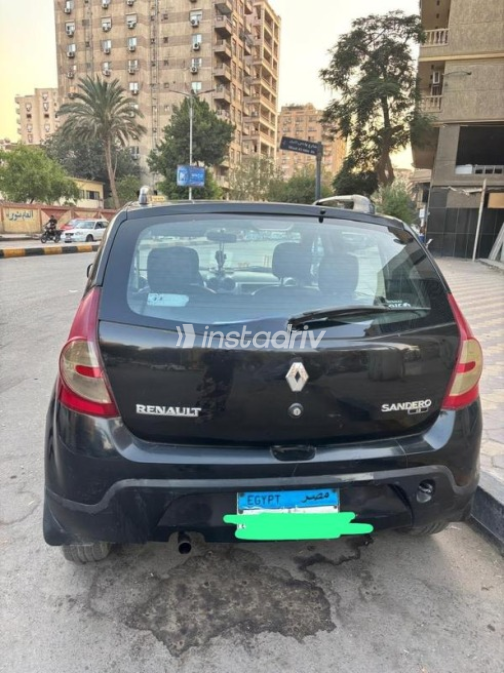 Renault Sandero 2014 Black Manual Used for Sale in Mohandessin - 3