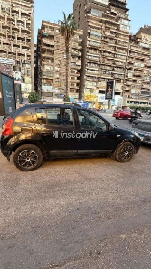 Renault Sandero 2014 Black Manual Used for Sale in Mohandessin - 6