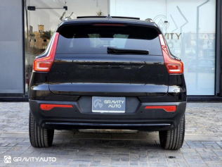 فولفو XC 40 2026 أسود أوتوماتيك مستعملة للبيع في مدينة الشيخ زايد