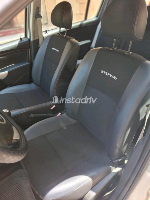 Renault Sandero Step Way 2014 Silver Manual Used for Sale in Greater Cairo ( Cairo + Giza) - 4