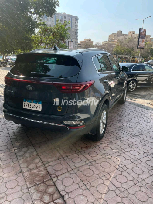 كيا سبورتاج 2022 رمادي غامق أوتوماتيك مستعملة للبيع في القاهرة الكبرى ( القاهرة - الجيزة) - 8