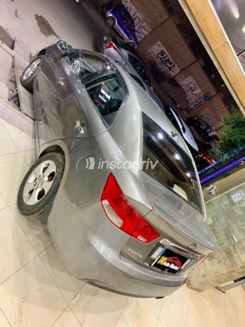 Kia Cerato 2010 Gray Automatic Used for Sale in Nasr city - 5