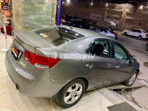 Kia Cerato 2010 Gray Automatic Used for Sale in Nasr city - 6