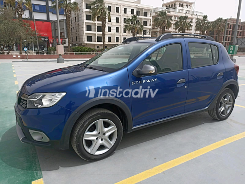 Renault Sandero Step Way 2021 Blue Automatic Used for Sale in Greater Cairo ( Cairo + Giza) - 4