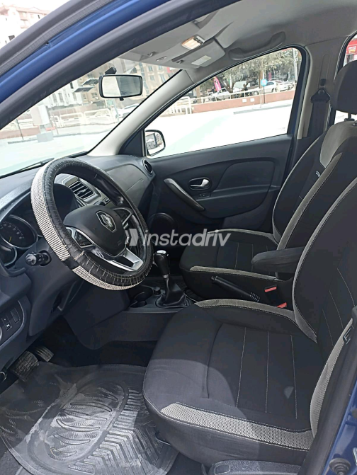 Renault Sandero Step Way 2021 Blue Automatic Used for Sale in Greater Cairo ( Cairo + Giza) - 5