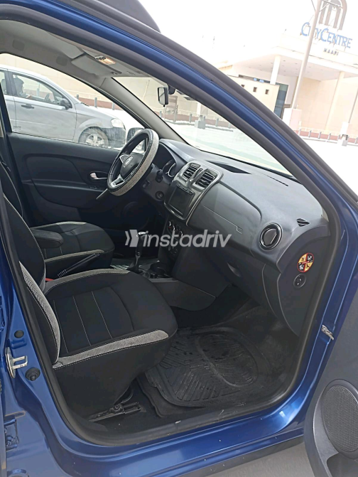 Renault Sandero Step Way 2021 Blue Automatic Used for Sale in Greater Cairo ( Cairo + Giza) - 10