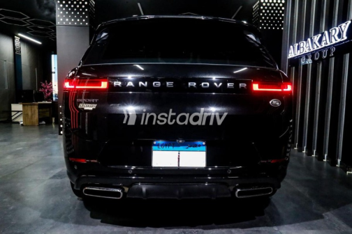 Land Rover Range Rover Sport 2023 Black Automatic Used for Sale in Madinaty - 6
