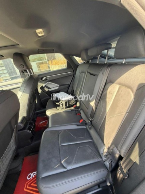 Audi Q3 2024 White Automatic Used for Sale in Cairo - 6
