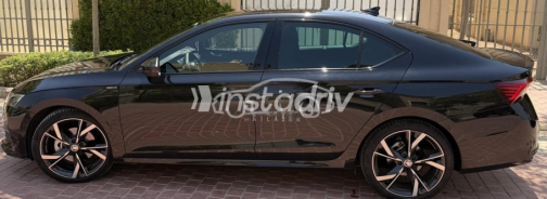 سكودا اوكتافيا A8 2025 أسود أوتوماتيك مستعملة للبيع في الشروق - 1